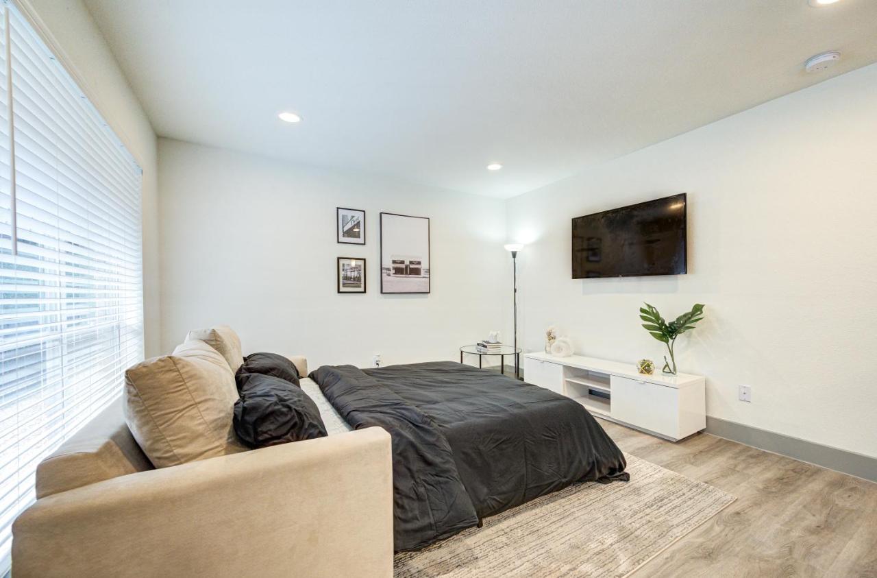 Trendy Midtown Apt, Walk To Shops & Sites, Pets Ok ฮูสตัน ภายนอก รูปภาพ